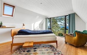 3 bedrooms, iron/ironing board, free WiFi