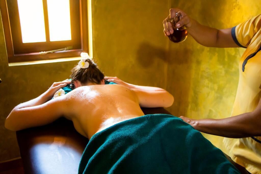 Tratamentos corporais, massagens musculares profundas