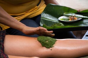 Soins corporels, massages des tissus profonds, gommages corporels
