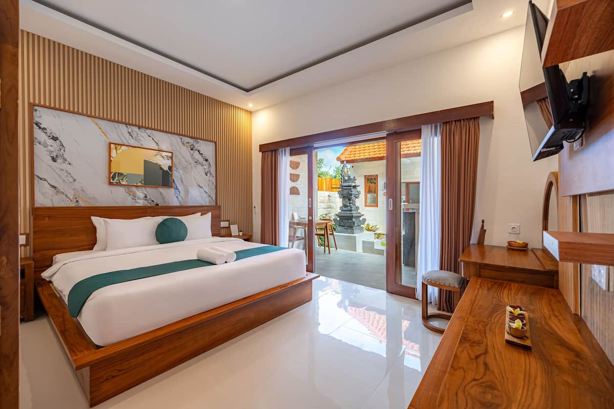 Suite | Free WiFi, bed sheets