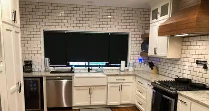 Perfect 5-bedroom house with AC in charming Independence