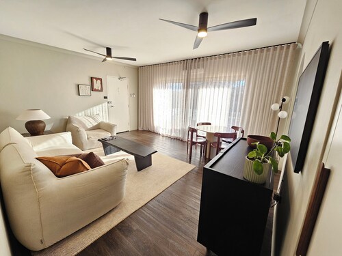 The Cabbage Palm | Coastal Escape |
150m from Kiama's Main Street
