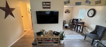 Perfect 2-bedroom house with AC in charming Junction City