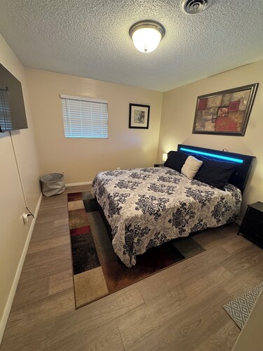 Perfect 2-bedroom house with AC in charming Junction City