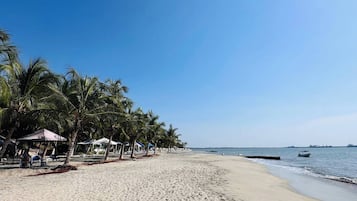 Loft, 1 Bedroom, Accessible, Patio | Beach