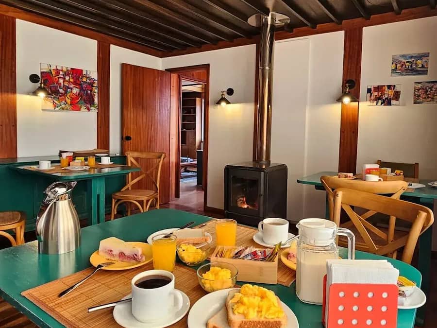 Café da manhã continental grátis todos os dias