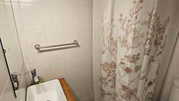 Double Room | Bathroom