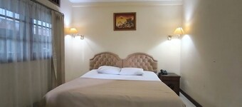 Hotel O near Tawangmangu Wonder Park for