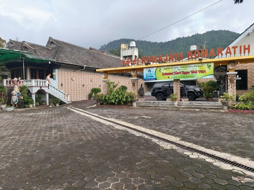 Hotel O near Tawangmangu Wonder Park for