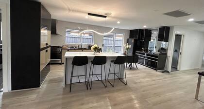 Beautiful 4 bedroom for short or long term stay!