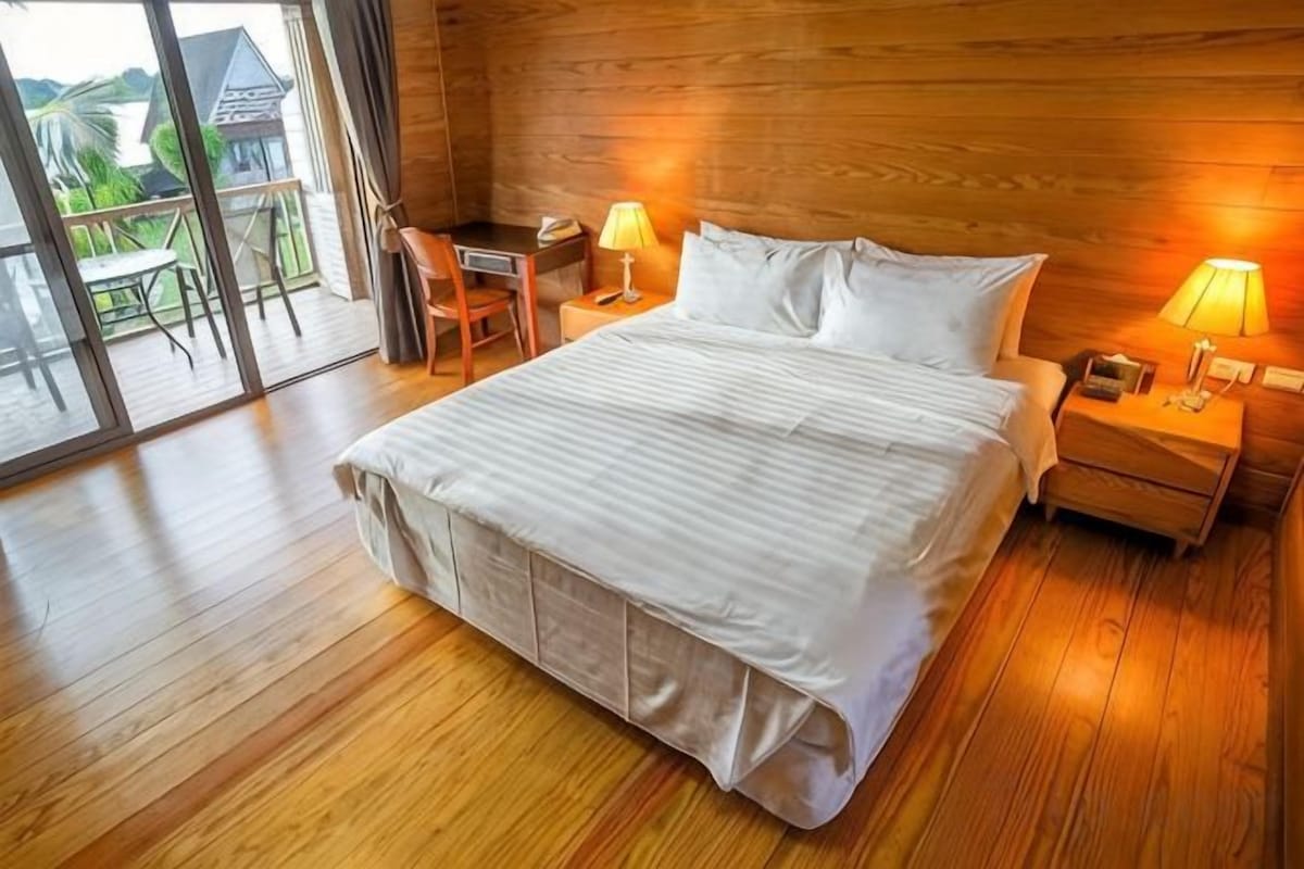 Deluxe Double Room with Balcony