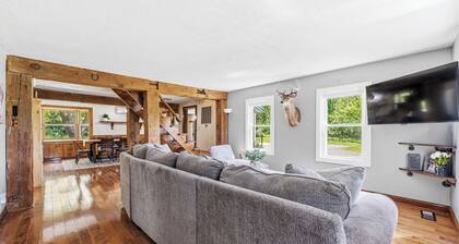 Walnut Grove- fenced yard- rural getaway