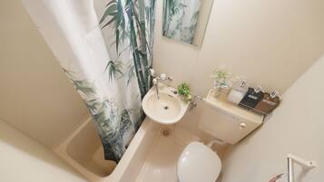 Basic Apartment, 1 Queen Bed, City View | Bathroom
