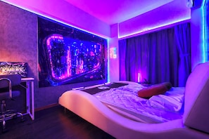 Basic Apartment, 1 Queen Bed, City View | Blackout drapes, iron/ironing board, free WiFi - Tokyo Shinjyuku Cyber Room 2 (Yochomachi, Shinjuku)