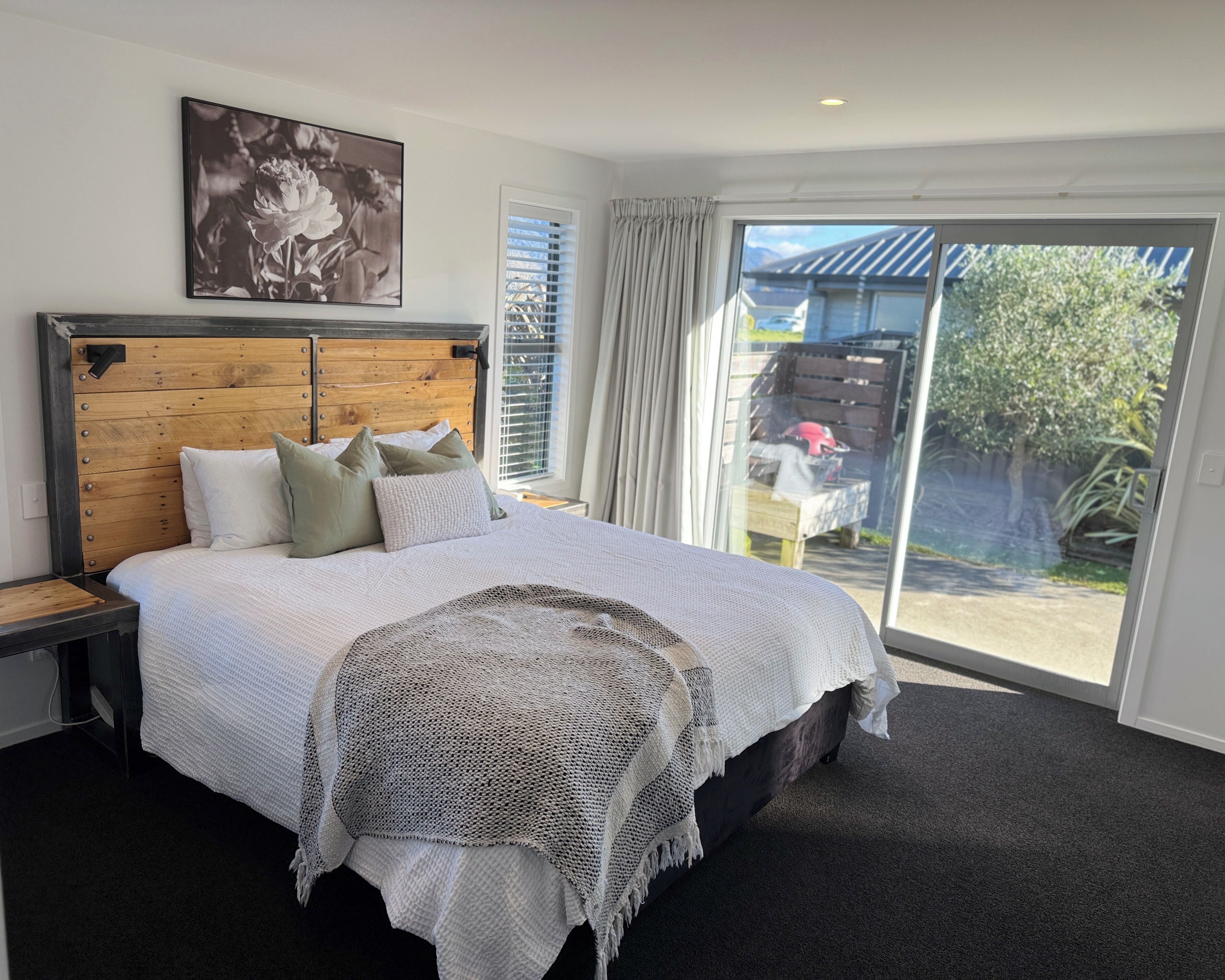Iron/ironing board, travel crib, free WiFi, bed sheets