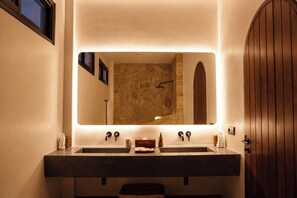 Kamar, Bebas Asap Rokok | Kamar mandi | Shower, perlengkapan mandi gratis, handuk, dan sabun