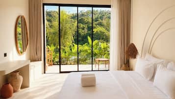 ๋๋ญ์ค๋ฃธ, ๋ฐ์ฝ๋, ์ธ๋ ์ ๋ง (Deluxe King Room) | ๋ฌด๋ฃ WiFi