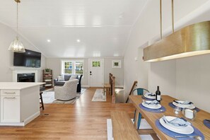 Dining - Peaceful 2-bedroom house with AC in charming Dennis (Dennis)
