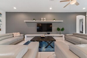 Smart TV - Mystical Dreams (Kissimmee)