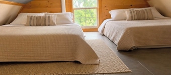 Dallas Cottage 57 Retreat - Gather, Relax, Stay Awhile