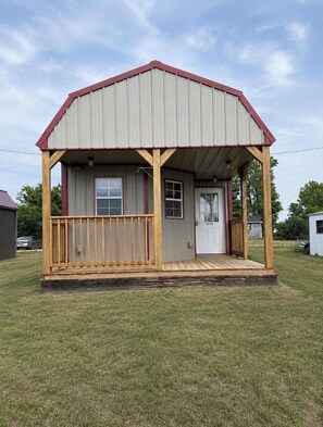 Exterior - Dallas Cottage 57 Retreat - Gather, Relax, Stay Awhile (Dallas)
