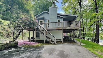 House (4 Bedrooms) | Front of property