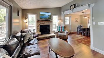 House (4 Bedrooms) | Property amenity