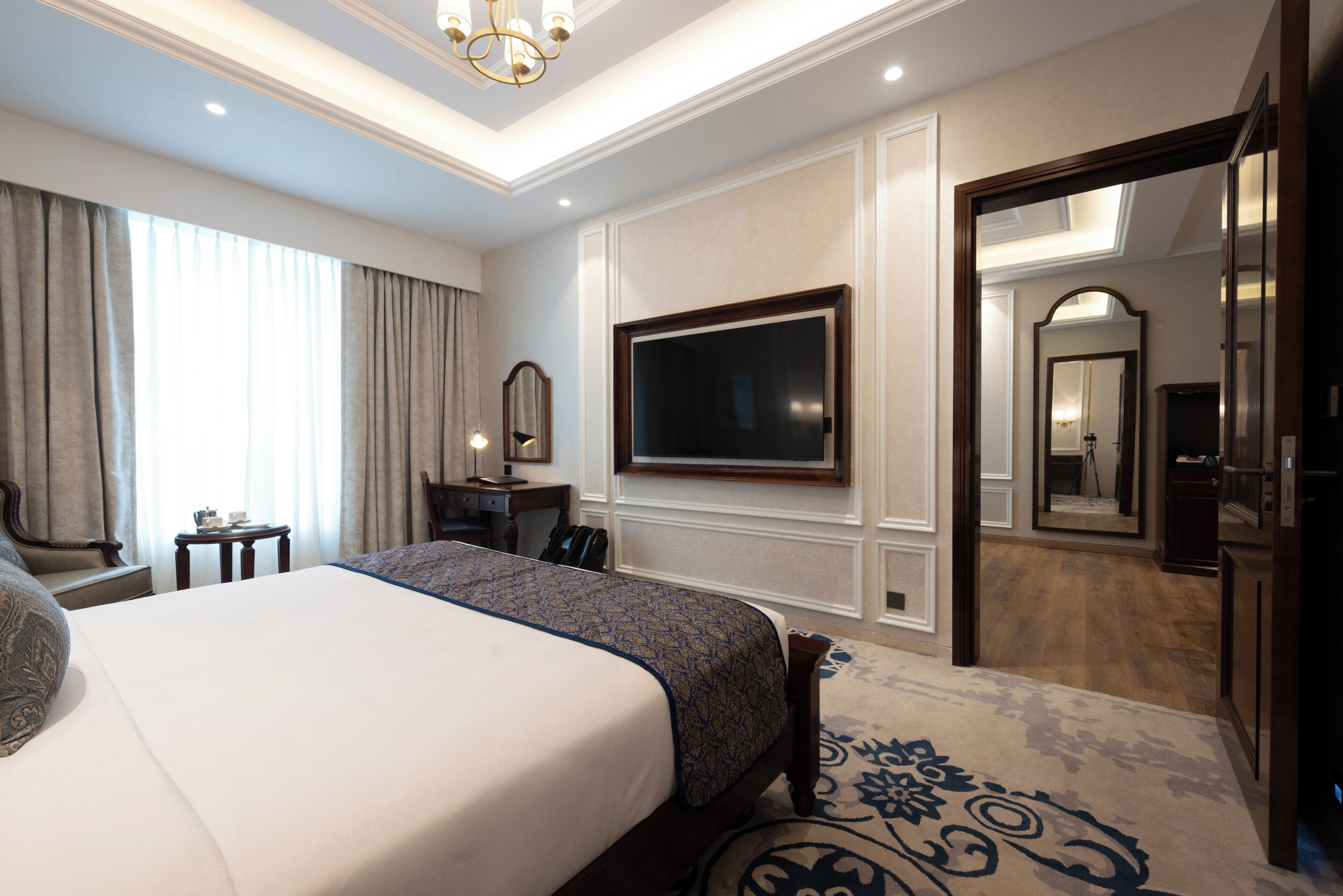 Phòng Suite Exclusive | Bộ đồ giường cao cấp, minibar, két bảo mật tại phòng 