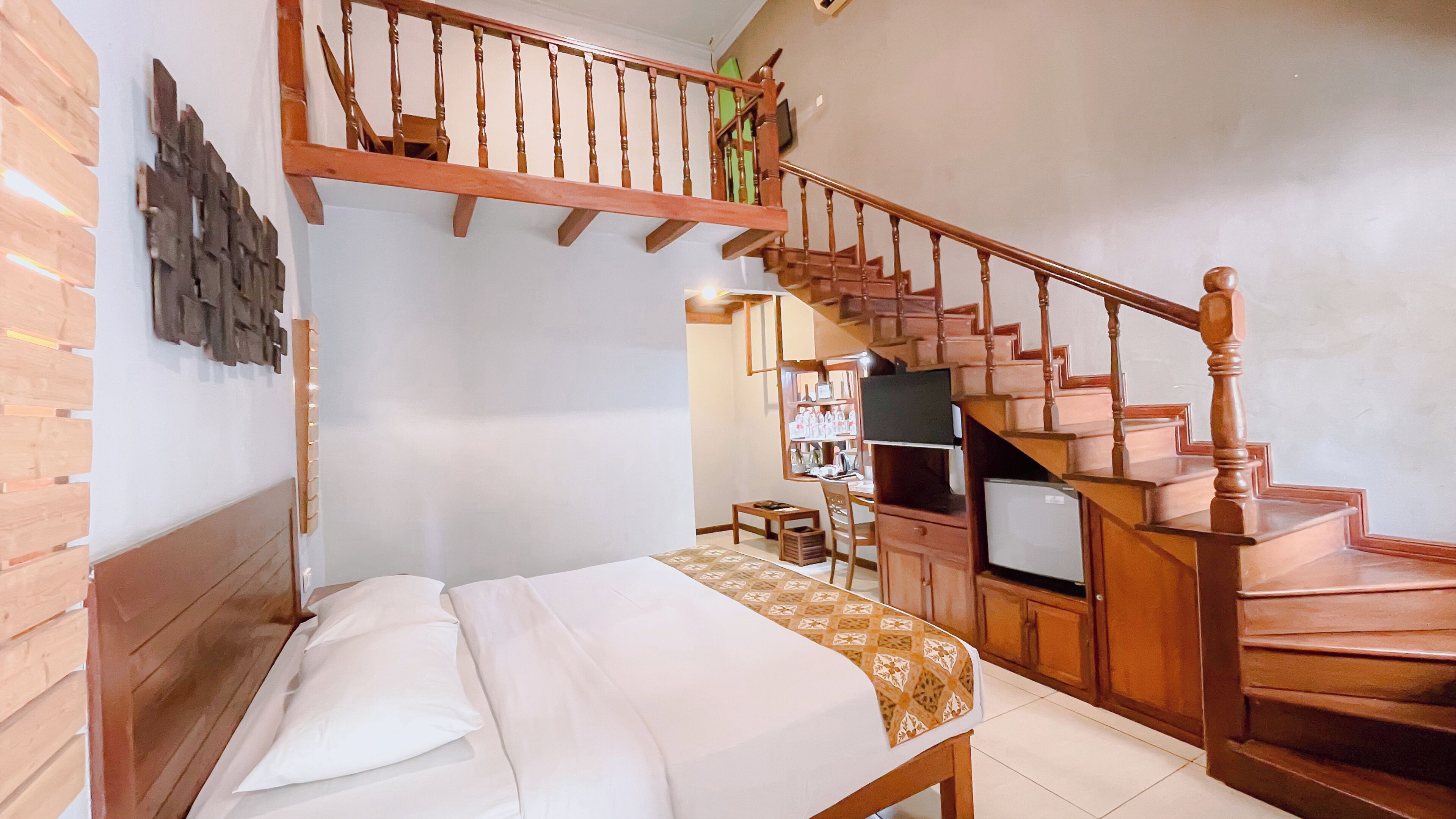 Triple Room, Balcony | Desk, laptop workspace, iron/ironing board, free WiFi