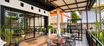 Hotel O near RSUD Embung Fatimah formerl