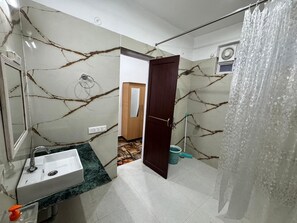 Bathroom - DOLIDANA RESORTS (Almora)