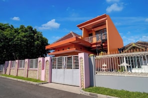 Front of property - OYO 95290 Incess Diana Syariah (Probolinggo)