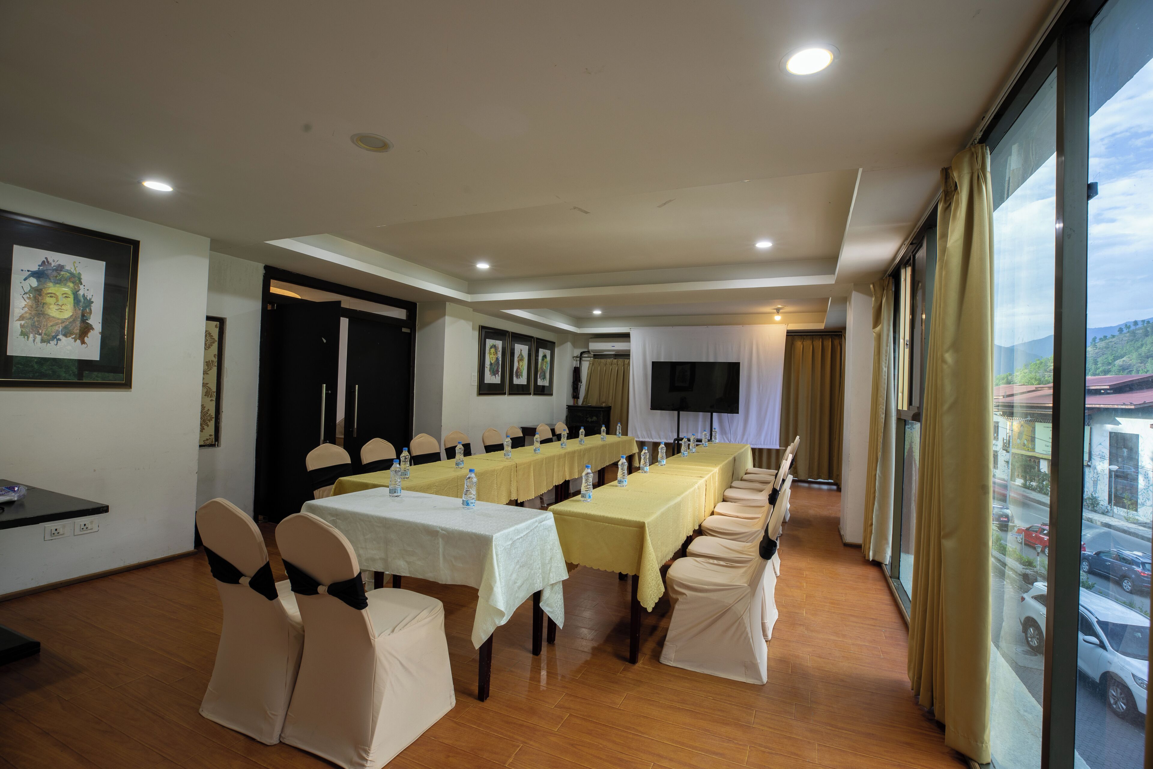 Meeting facility