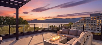 Exclusive Okanagan Beachfront Oasis I 3BR Penthouse Condo in Kelowna