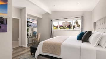 4 bedrooms, desk, iron/ironing board, travel crib