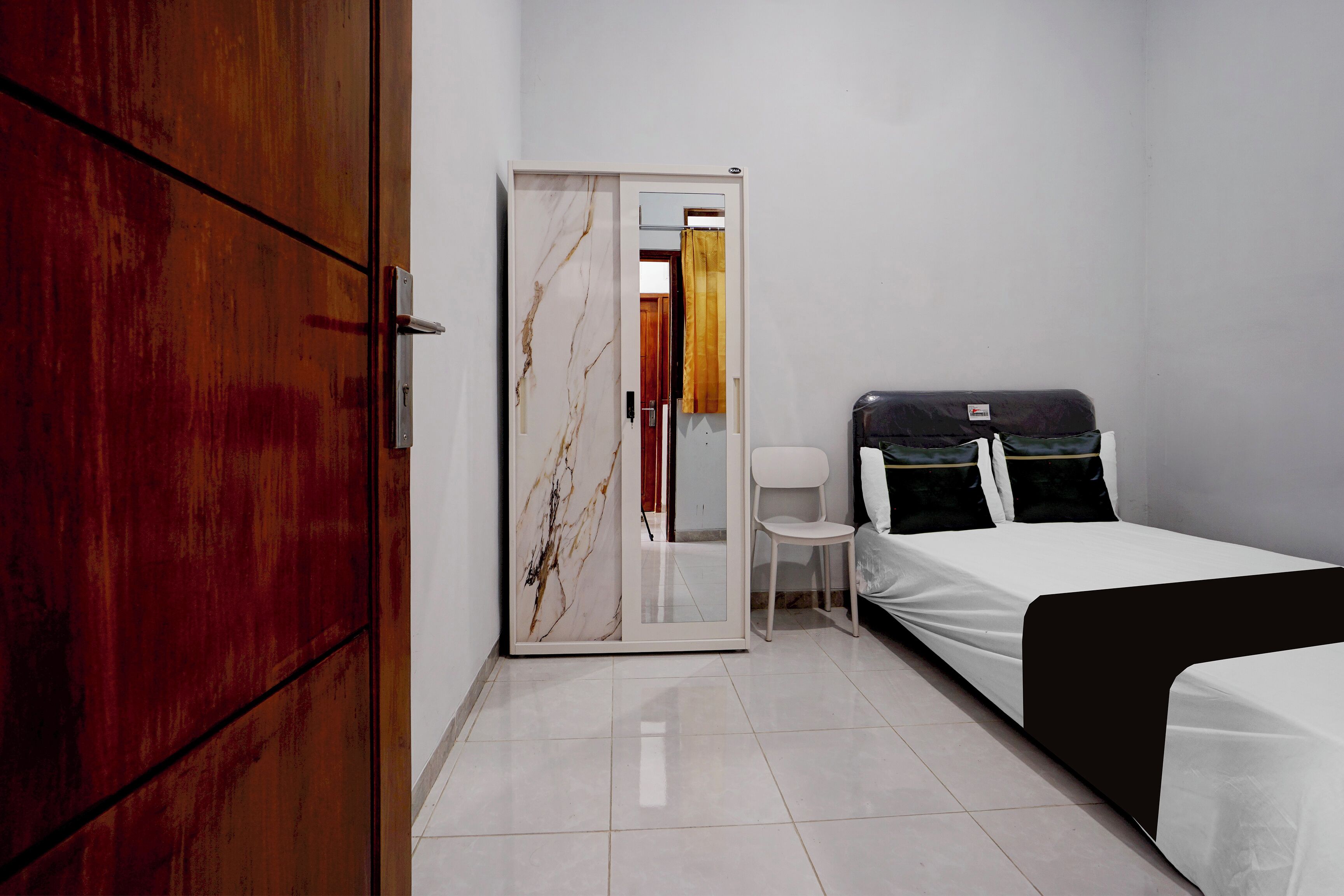 Kamar Double Standar | Seprai linen