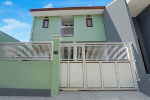 Mặt tiền nơi lưu trú
