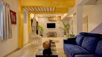 Luxury Villa, Pool View | Living area