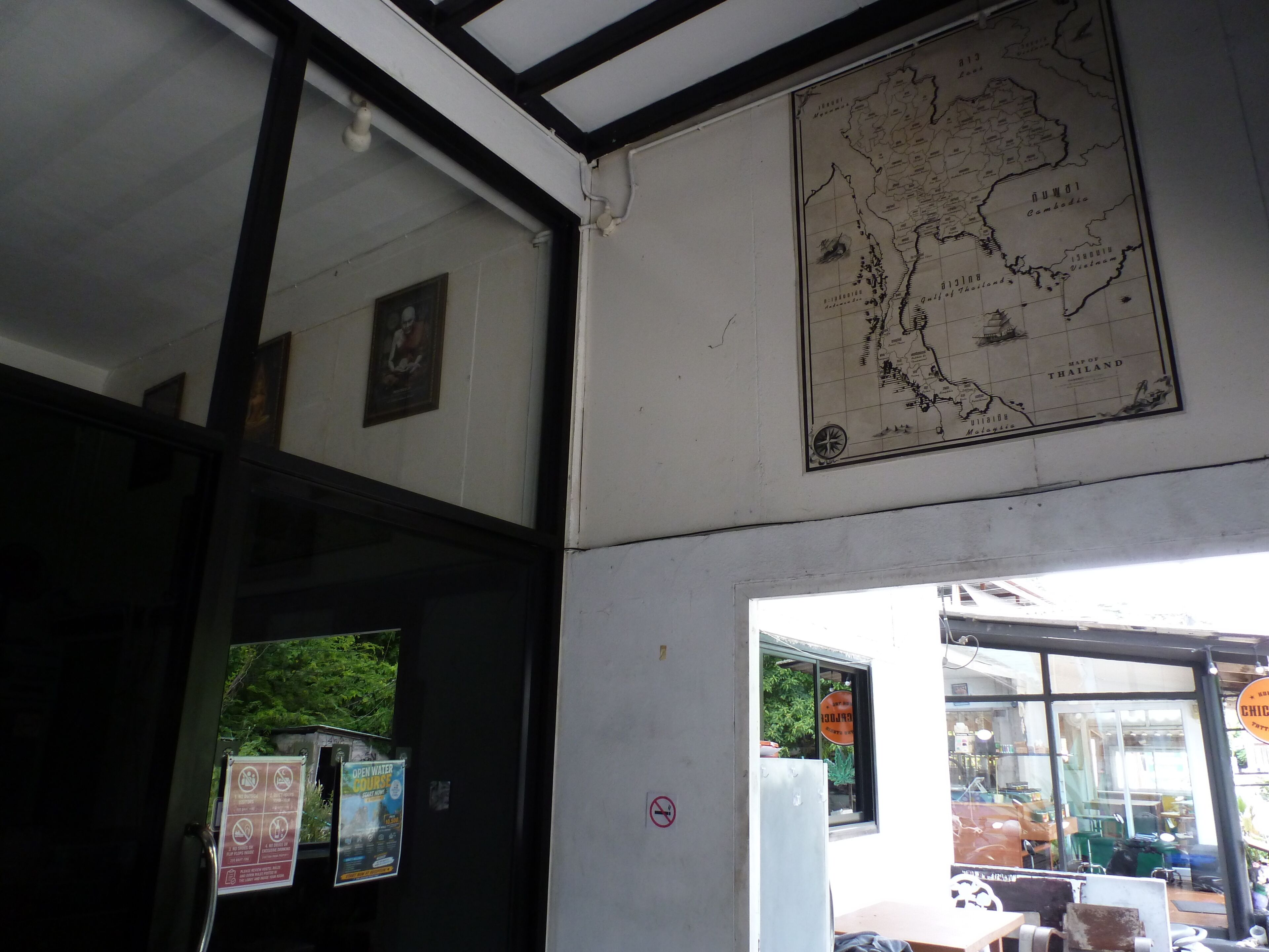Quầy tiếp tân