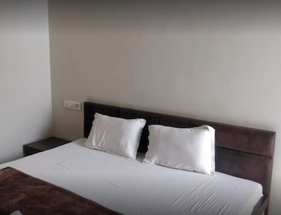 V EXECUTIVE HOTEL