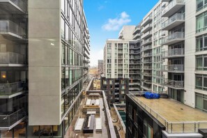 Exterior - Modern Downtown Toronto Suite In the Heart Of King West (Toronto)