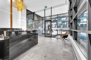 Lobby - Modern Downtown Toronto Suite In the Heart Of King West (Toronto)