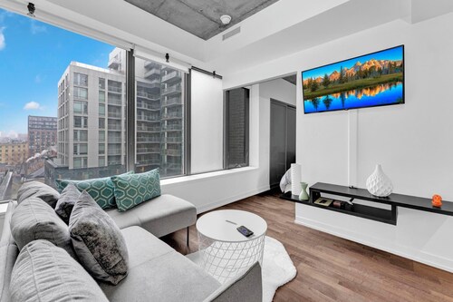 Modern Downtown Toronto Suite-Khali Executive Stay