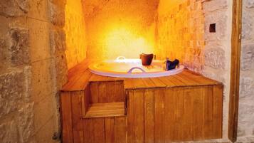Executive Room | Indoor spa tub
