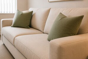 Living area - Chic 1BR Downtown Toronto Stay - Walk to CN Tower & Top Attractions! (Toronto)