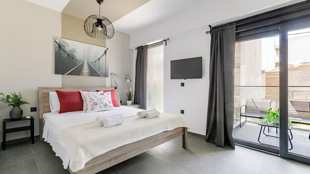 Studio, 1 Queen Bed, Kitchenette, City View - Zeni - Chic Studio & Balcony in Athens (Athens)