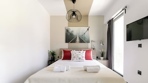 Studio, 1 Queen Bed, Kitchenette, City View - Zeni - Chic Studio & Balcony in Athens (Athens)