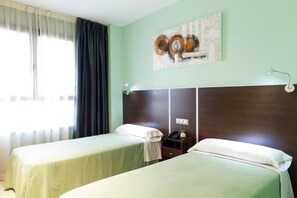 Twin Room | Meja, Wi-fi percuma, akses kerusi roda 