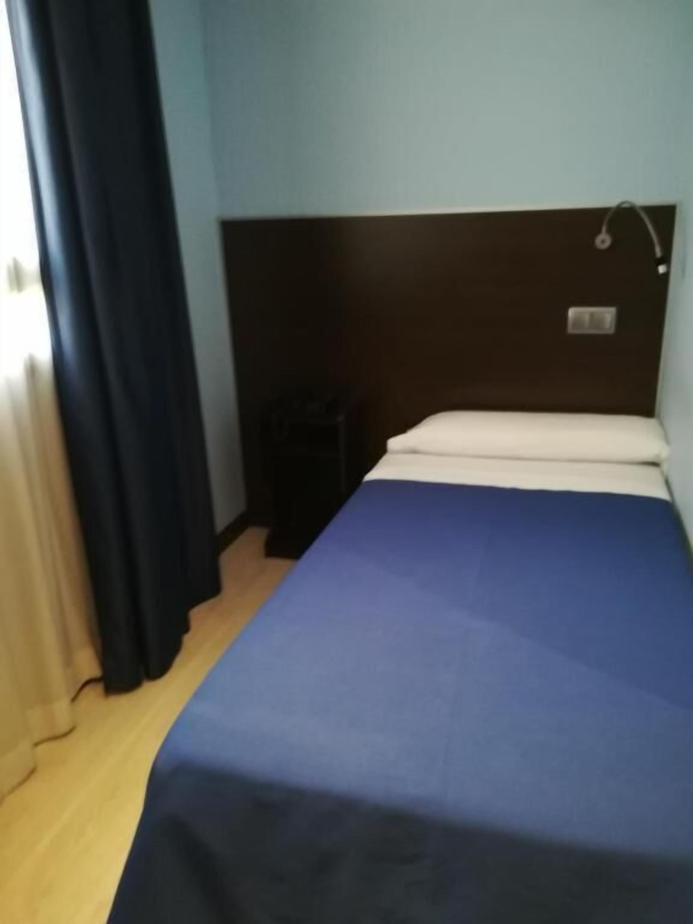 Single Room | Desk, free WiFi, wheelchair access