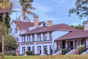 Front of property - Outspan Hotel Nyeri (Nyeri)